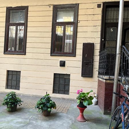 Lavender Apartment Near Heroes' Square & Puskas Stadium Budapest Ngoại thất bức ảnh