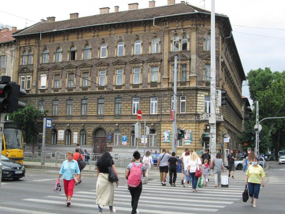 Lavender Apartment Near Heroes' Square & Puskas Stadium Budapest Ngoại thất bức ảnh